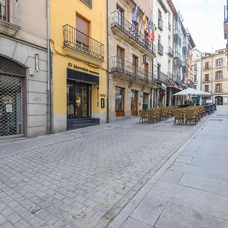 Junto A La Universidad Y La Catedral 아파트 *