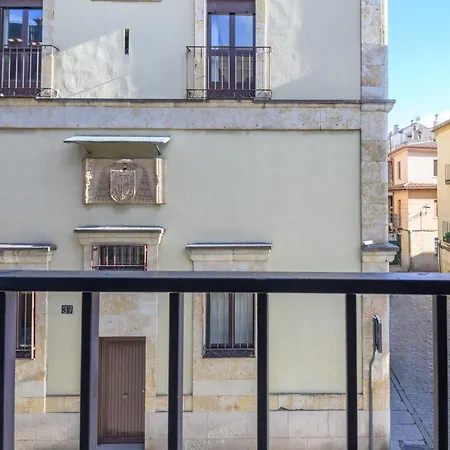 Junto A La Universidad Y La Catedral 아파트 *