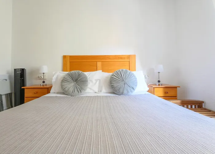 Junto A La Universidad Y La Catedral * Salamanque