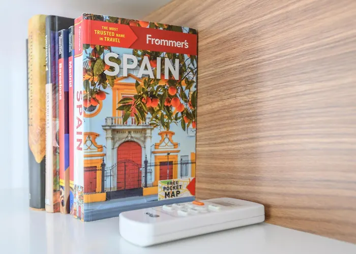 Junto A La Universidad Y La Catedral