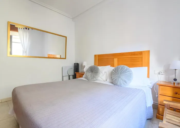 Junto A La Universidad Y La Catedral * Salamanque