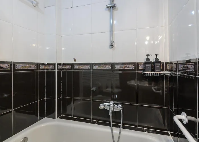 Junto A La Universidad Y La Catedral Salamanque